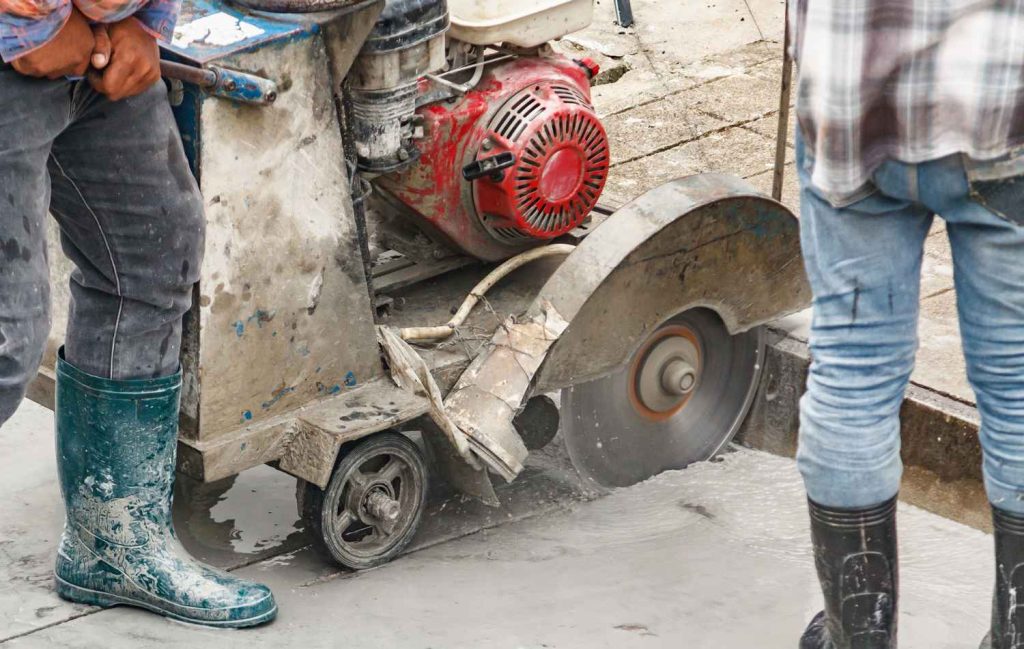 Sawing concrete in a diamond